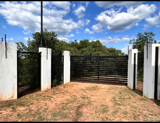 FARM FOR SALE IN BROEDERSTROOM
